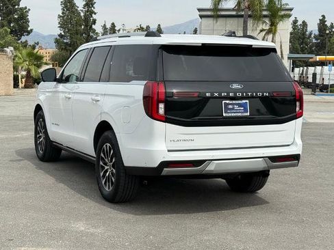 Certified 2025 Ford Expedition Platinum AWD/4WD image 4