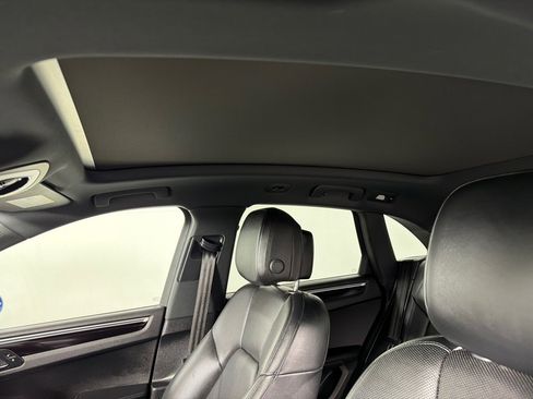 Used 2019 Porsche Macan w/ Premium Package Plus image 14