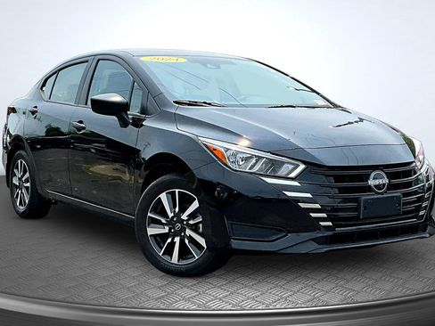 Used 2024 Nissan Versa S w/ S Plus Package FWD image 2