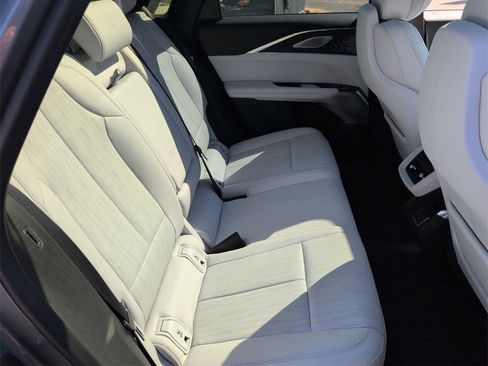 Certified 2023 Cadillac Lyriq Luxury image 29