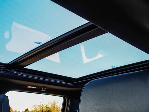 Used 2022 Ford F150 Lariat w/ Equipment Group 502A High image 40