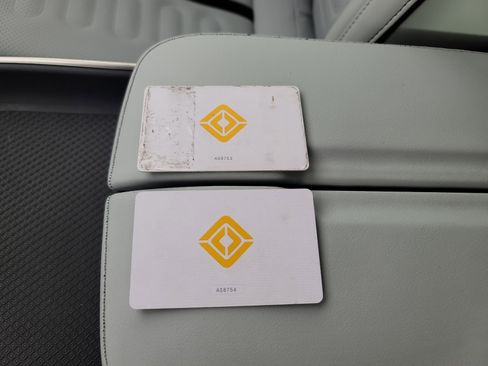 Used 2024 Rivian R1S Adventure image 31