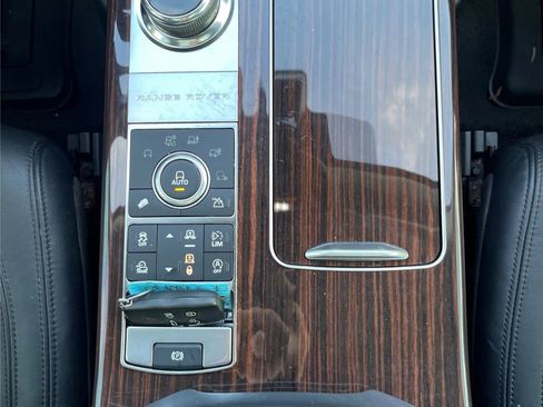 Used 2017 Land Rover Range Rover Long Wheelbase Supercharged image 18