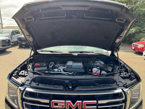 Used 2024 GMC Yukon XL SLT w/ SLT Luxury Package AWD/4WD image 24