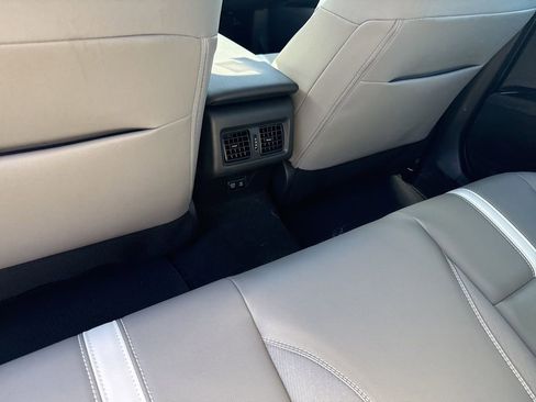 Used 2025 Toyota Camry SE image 21