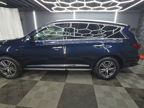 Used 2019 INFINITI QX60 Luxe w/ Essential Package image 4