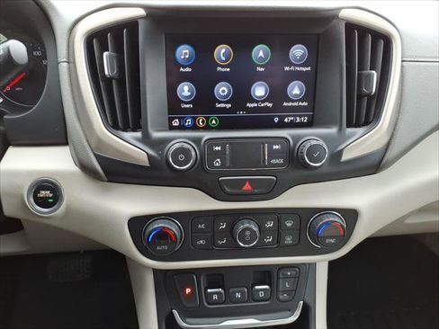 Used 2020 GMC Terrain Denali w/ Denali Premium Package AWD/4WD image 17