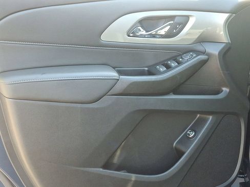 Certified 2023 Chevrolet Traverse LT FWD image 10