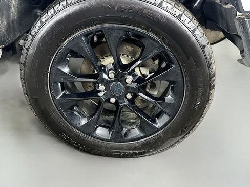 Used 2024 Jeep Wrangler Unlimited Sahara AWD/4WD image 29