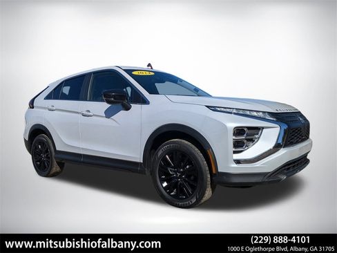 Used 2024 Mitsubishi Eclipse Cross LE image 1