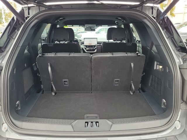 Used 2026 Ford Explorer ST-Line w/ ST-Line Street Pack RWD image 21