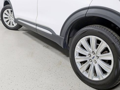 Used 2023 Ford Explorer Limited w/ Equipment Group 301A AWD/4WD image 12