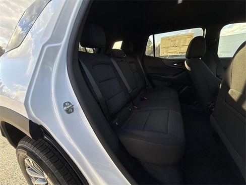 New 2025 Chevrolet Equinox LT w/ Safety and Technology Package image 26