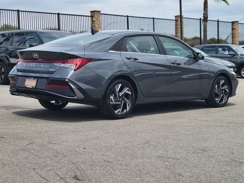 New 2026 Hyundai Elantra Limited FWD image 4