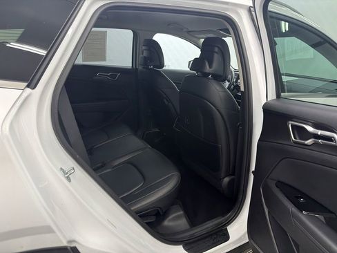 Used 2023 Kia Sportage EX AWD/4WD image 16