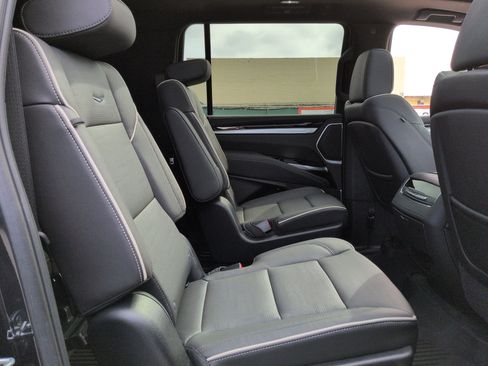 New 2025 Cadillac Escalade ESV Sport w/ LPO, Floor Liner Package AWD/4WD image 90