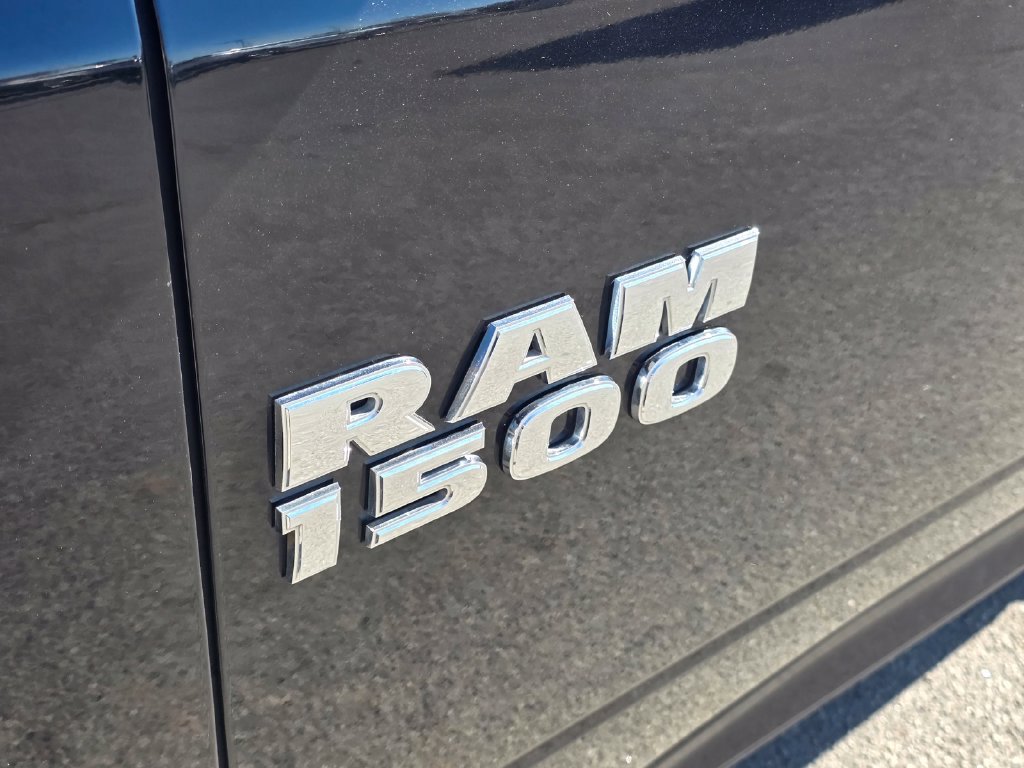 Used 2017 RAM 1500 Express RWD image 11