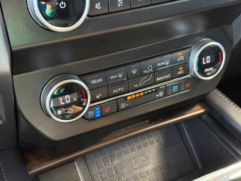Used 2021 Ford Expedition Platinum AWD/4WD image 30