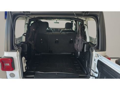 Used 2019 Jeep Wrangler Unlimited Sport w/ Technology Group AWD/4WD image 15