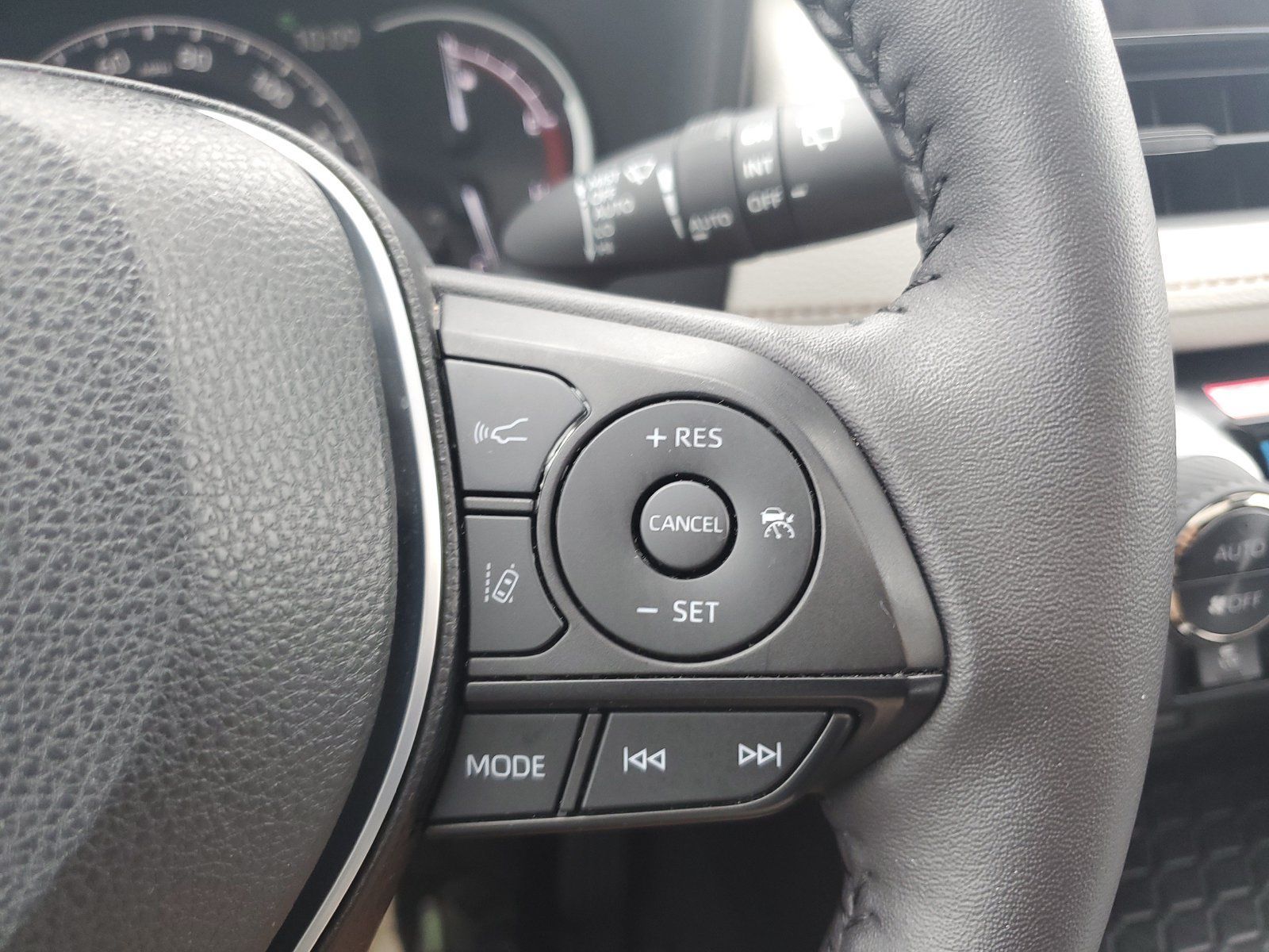 Used 2024 Toyota RAV4 XLE w/ Convenience Package AWD/4WD image 23