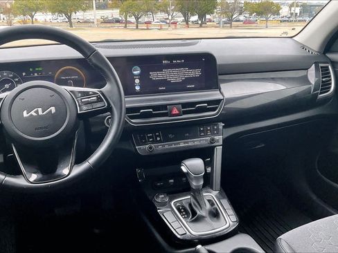 Certified 2024 Kia Seltos S image 14