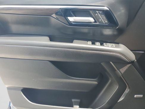 Used 2025 Chevrolet Tahoe Premier image 24