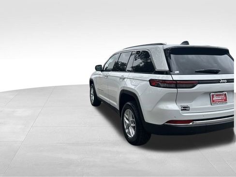 New 2025 Jeep Grand Cherokee Laredo w/ Trailer Tow Package image 4