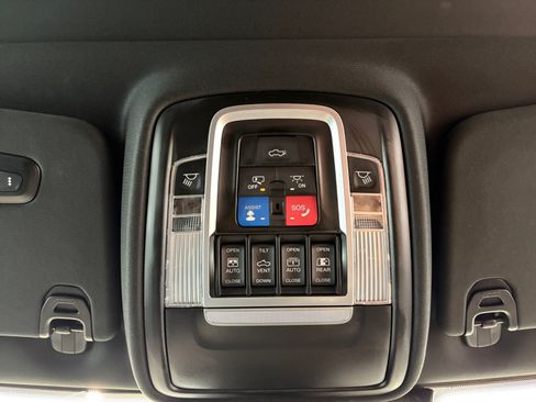 Used 2023 RAM 1500 Laramie AWD/4WD image 27