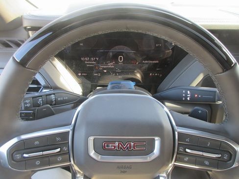 New 2026 GMC Yukon Elevation image 18