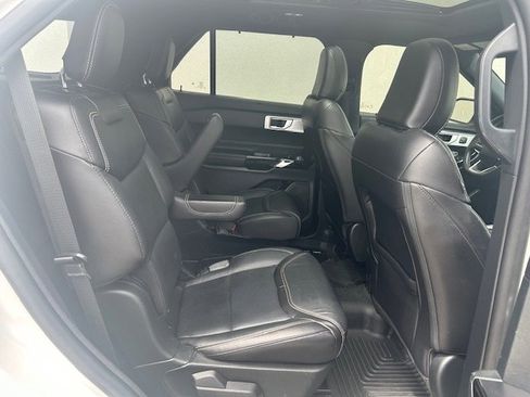 Used 2023 Ford Explorer ST-Line w/ Class IV Trailer Tow Package image 18