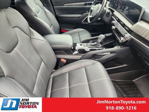 Used 2025 Kia Telluride EX image 14
