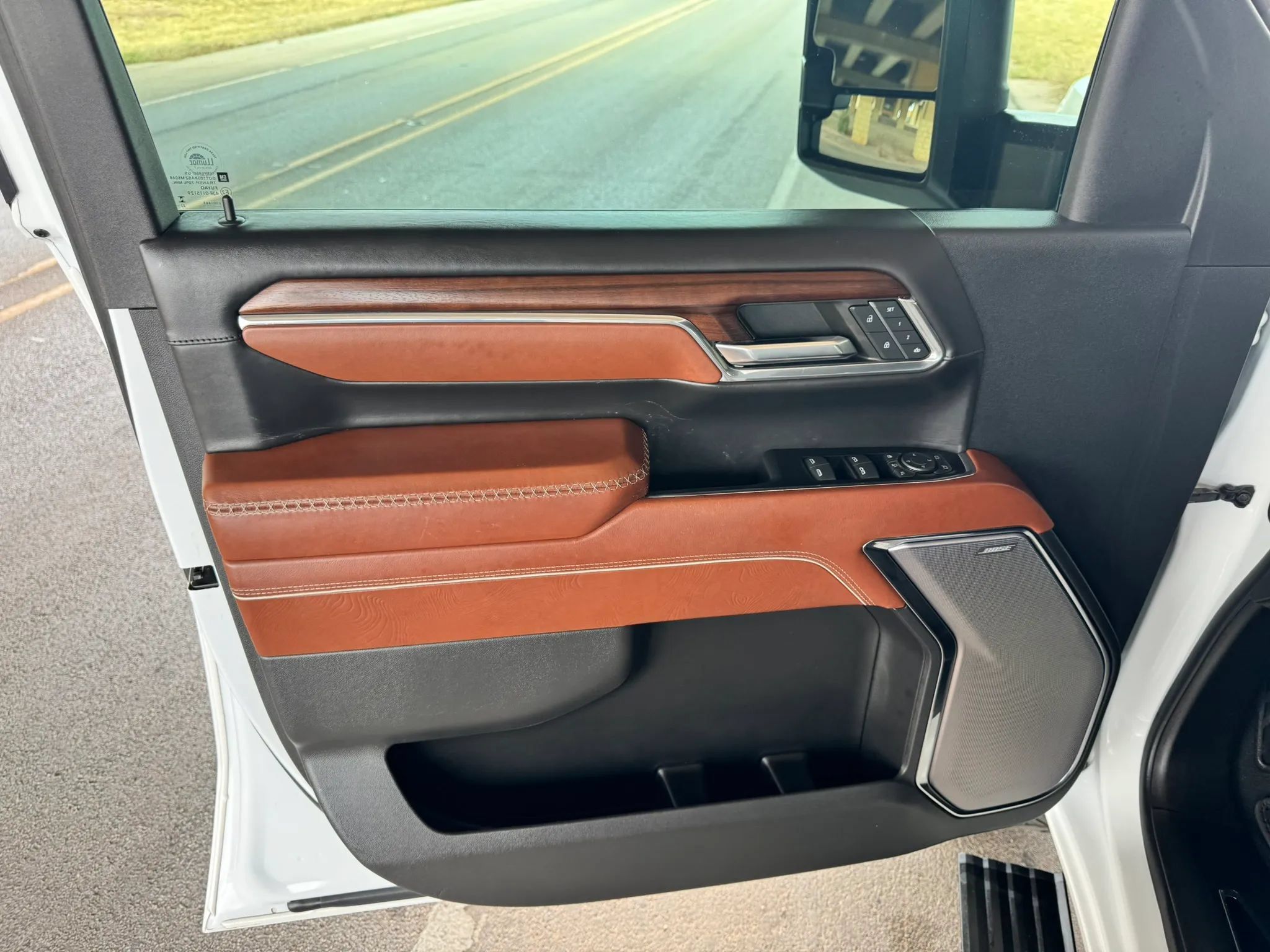 Used 2024 GMC Sierra 3500 Denali Ultimate AWD/4WD image 11