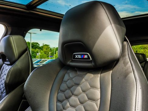 Used 2022 BMW X5 M w/ Executive Package AWD/4WD image 39