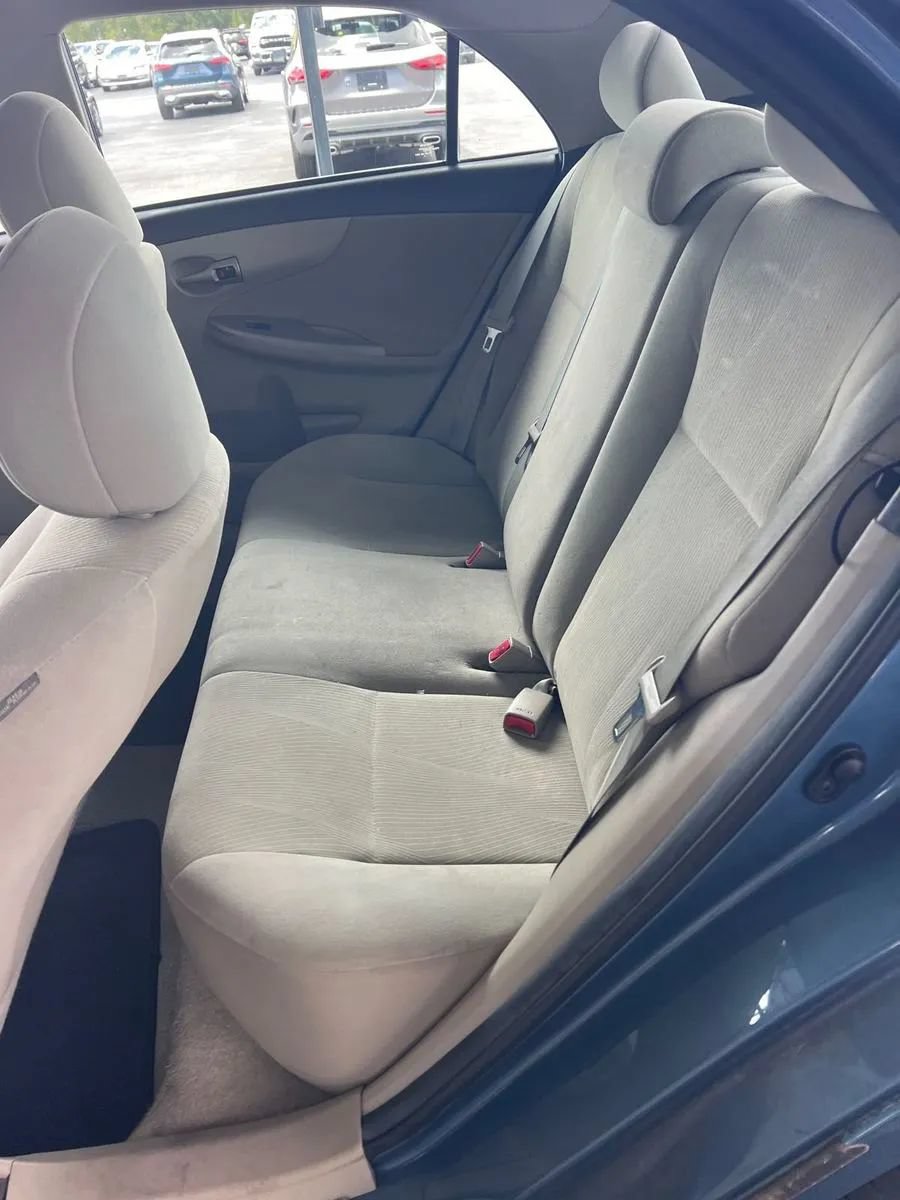 Used 2013 Toyota Corolla LE FWD image 4