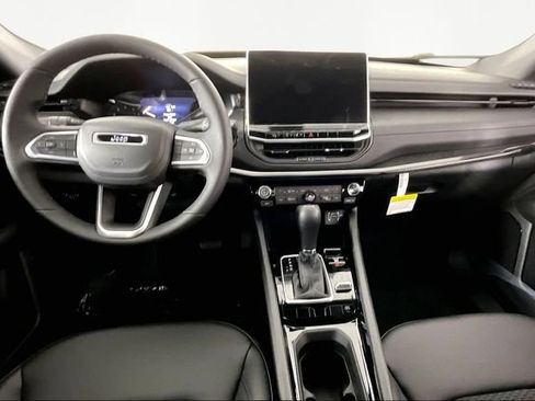 New 2026 Jeep Compass Latitude image 6