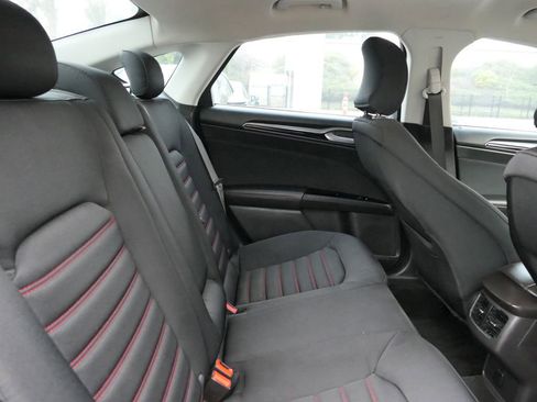 Used 2015 Ford Fusion SE w/ Equipment Group 201A image 25