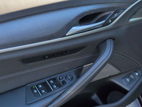 Used 2023 BMW 530e w/ M Sport Package image 15