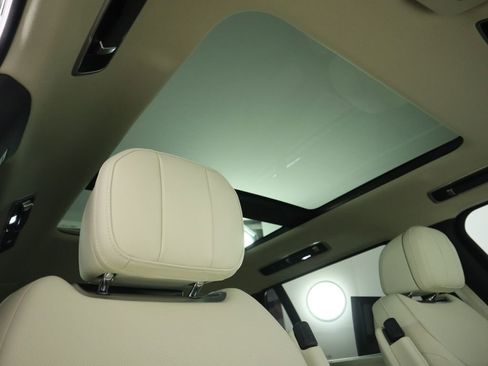 New 2026 Land Rover Range Rover Long Wheelbase SE image 20