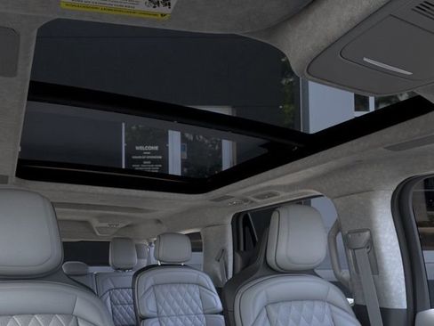 New 2026 Lincoln Navigator L Black Label AWD/4WD image 22