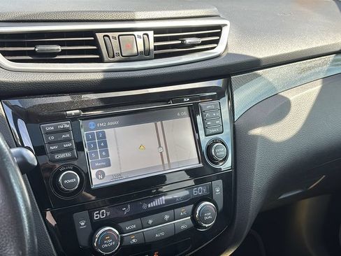 Used 2015 Nissan Rogue SL w/ SL Premium Package AWD/4WD image 19