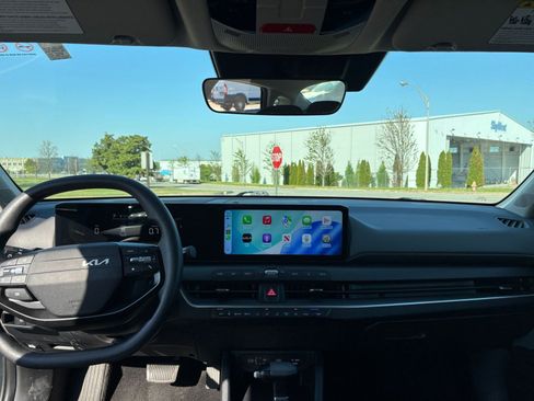 Used 2025 Kia K4 LXS image 32