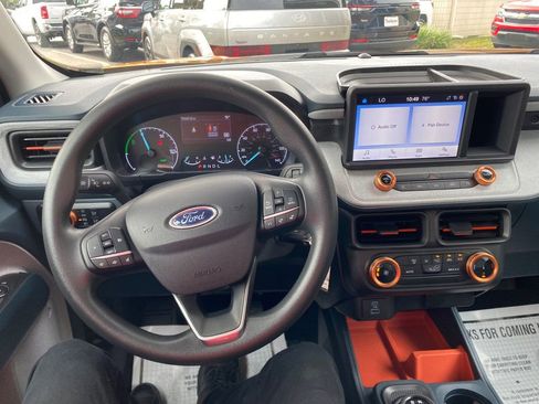 Used 2023 Ford Maverick XLT image 13