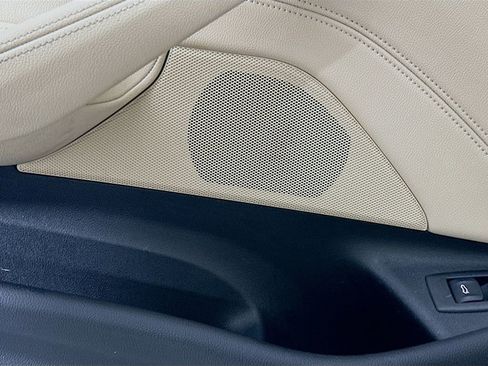 Used 2020 BMW 530i w/ Lighting Package image 19