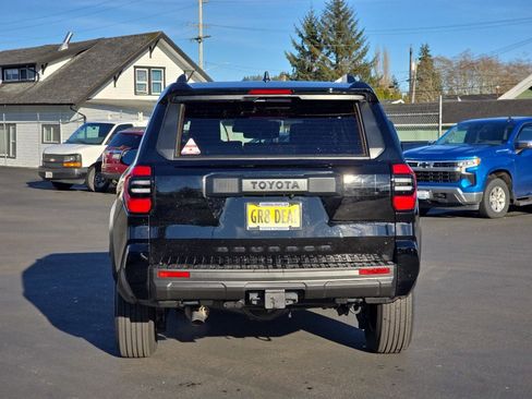 Used 2025 Toyota 4Runner SR5 image 8