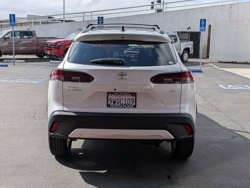 Certified 2026 Toyota Corolla Cross LE FWD image 9
