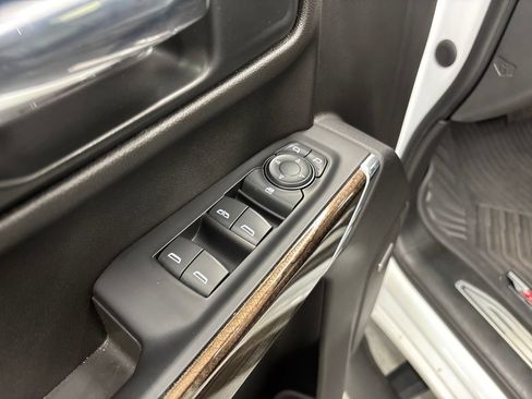 Used 2020 Chevrolet Silverado 1500 LT Trail Boss image 11