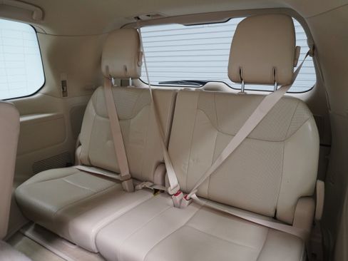 Used 2019 Lexus LX 570 4WD w/ Luxury Package image 14