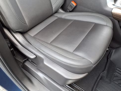 Used 2023 Chevrolet Silverado 1500 LT Trail Boss w/ LT Trail Boss Premium Package AWD/4WD image 50
