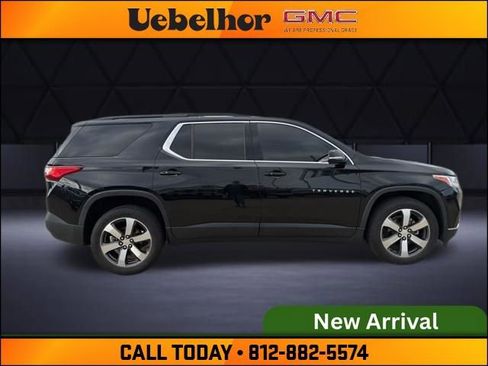 Used 2019 Chevrolet Traverse LT w/ LT Premium Package AWD/4WD image 3