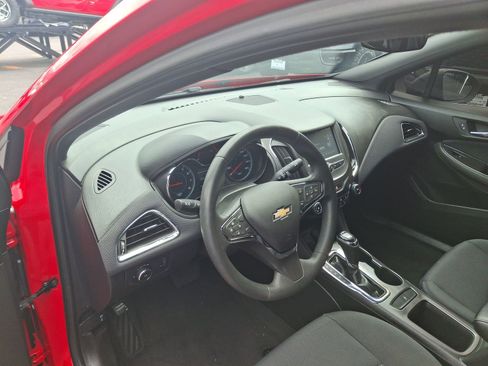 Used 2017 Chevrolet Cruze LT w/ Convenience Package FWD image 16